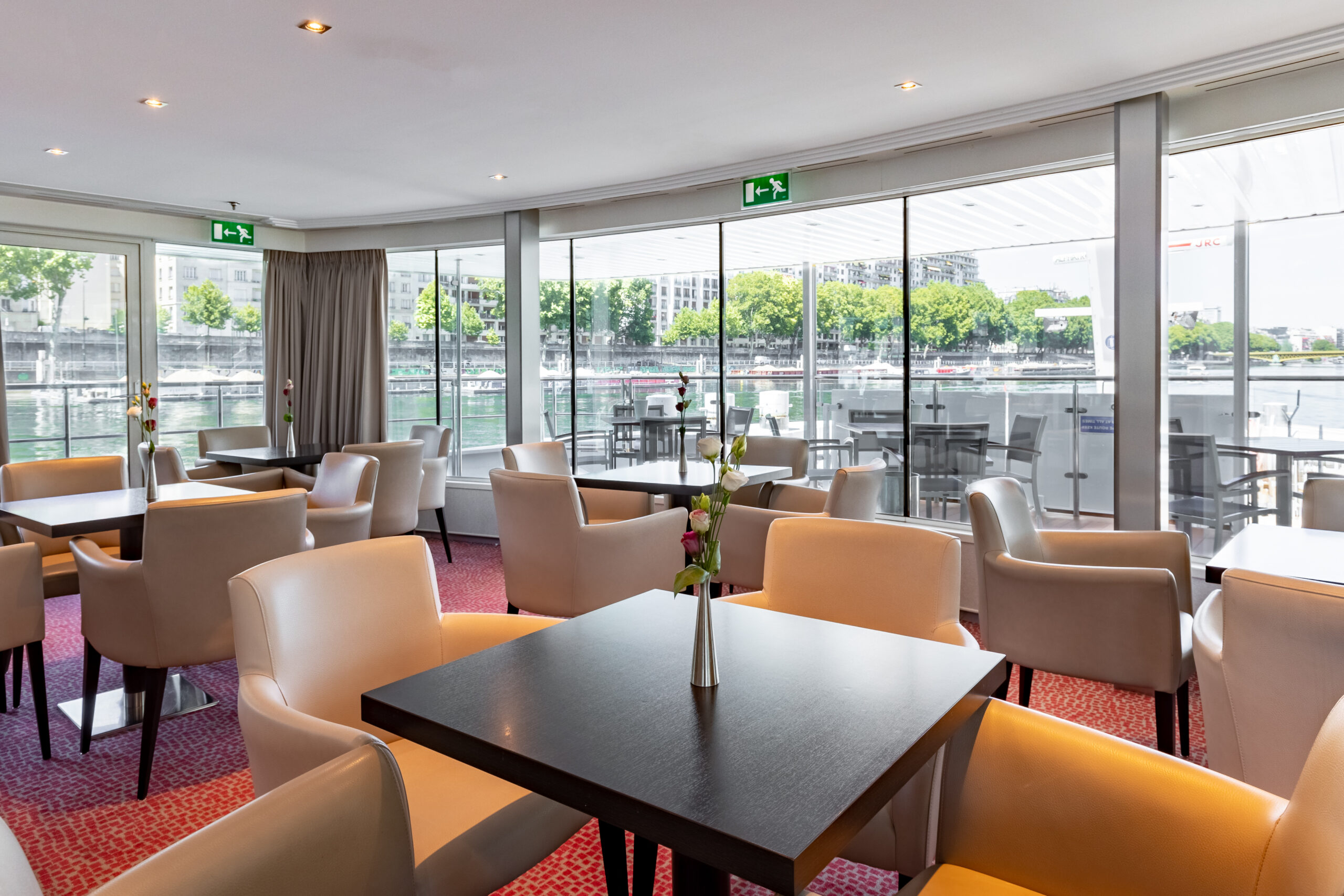 Monarch Countess_Lounge (7)