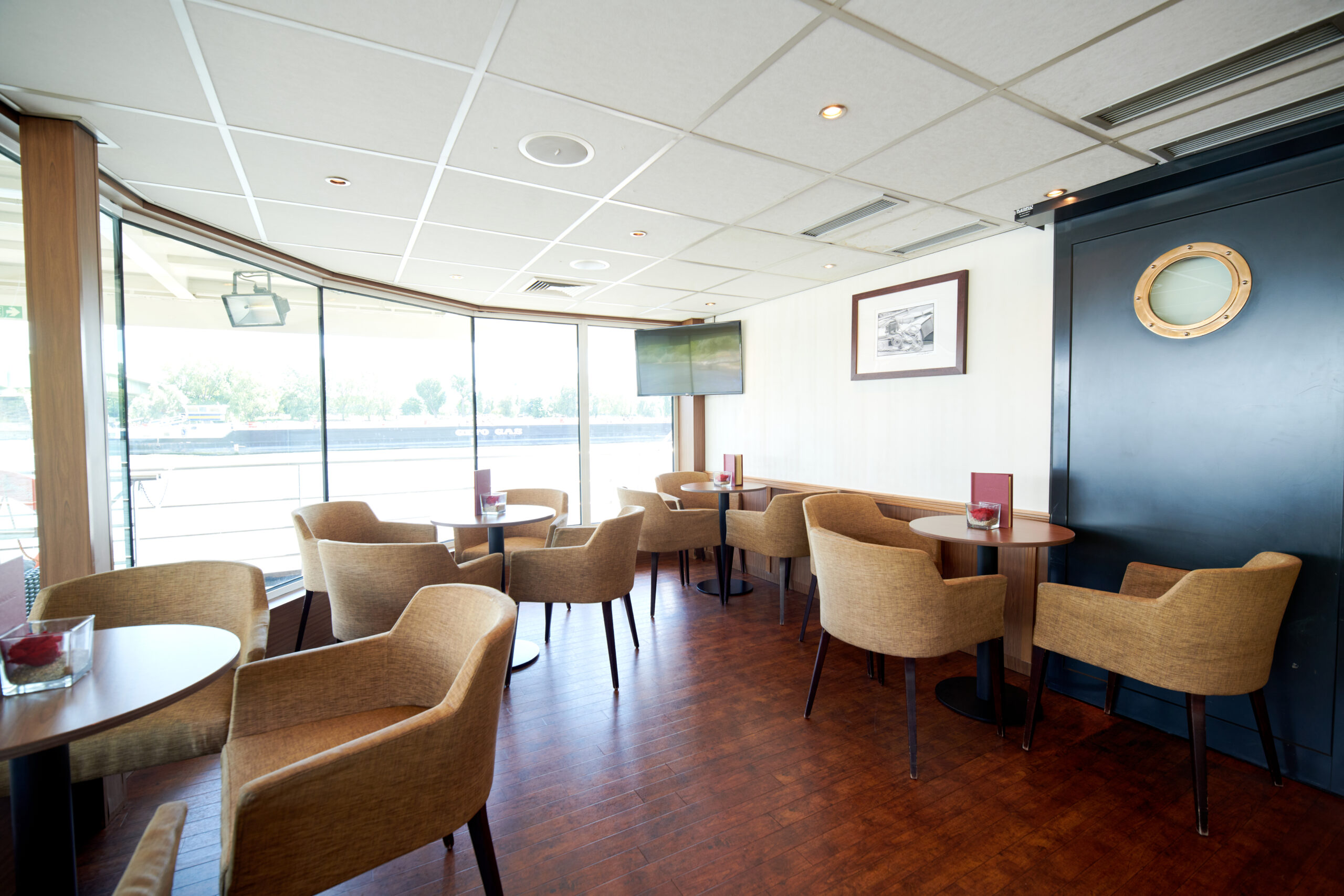 Vistario_Back Bar (1)