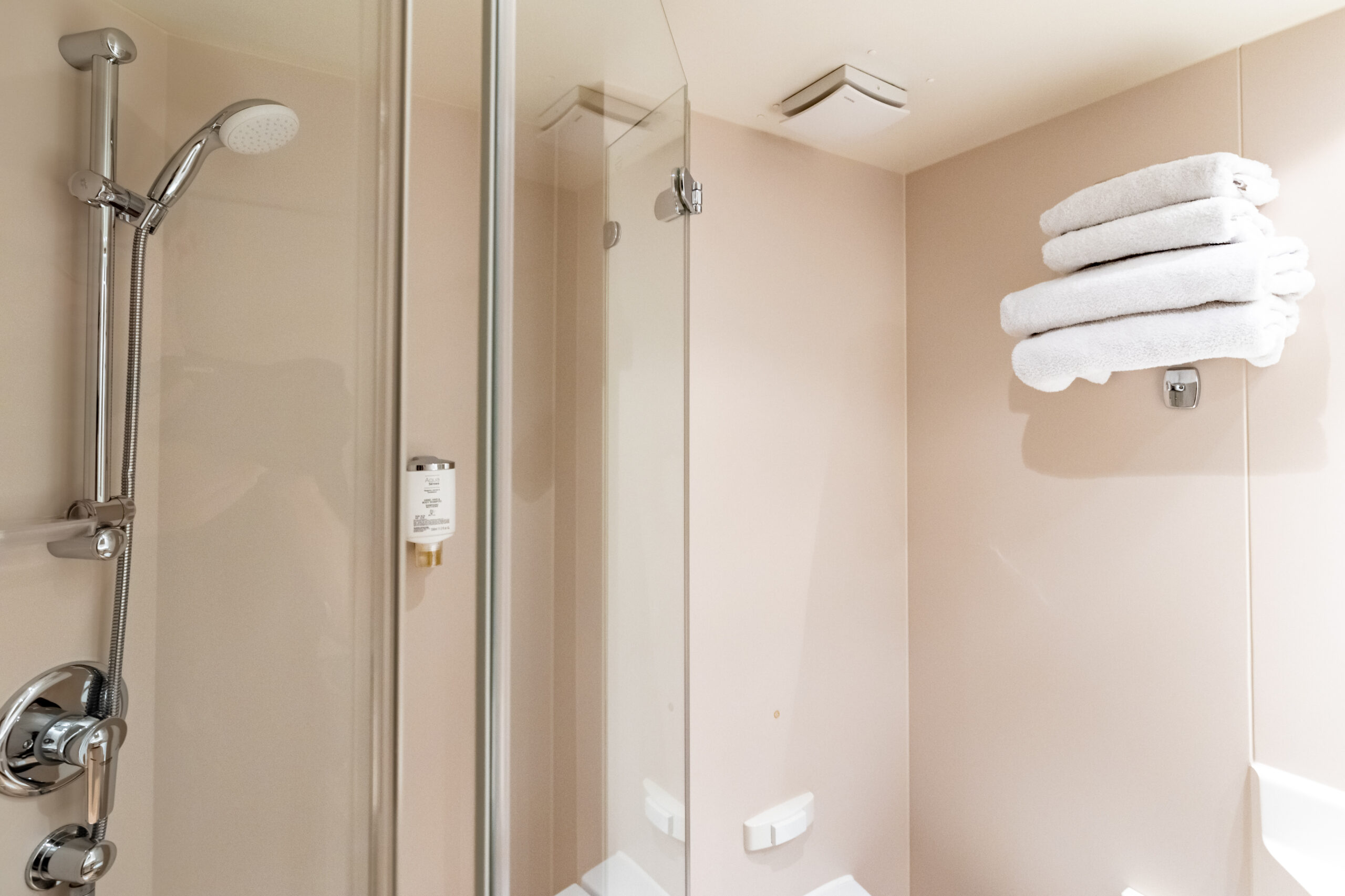 River Sapphire_Cabin (13)