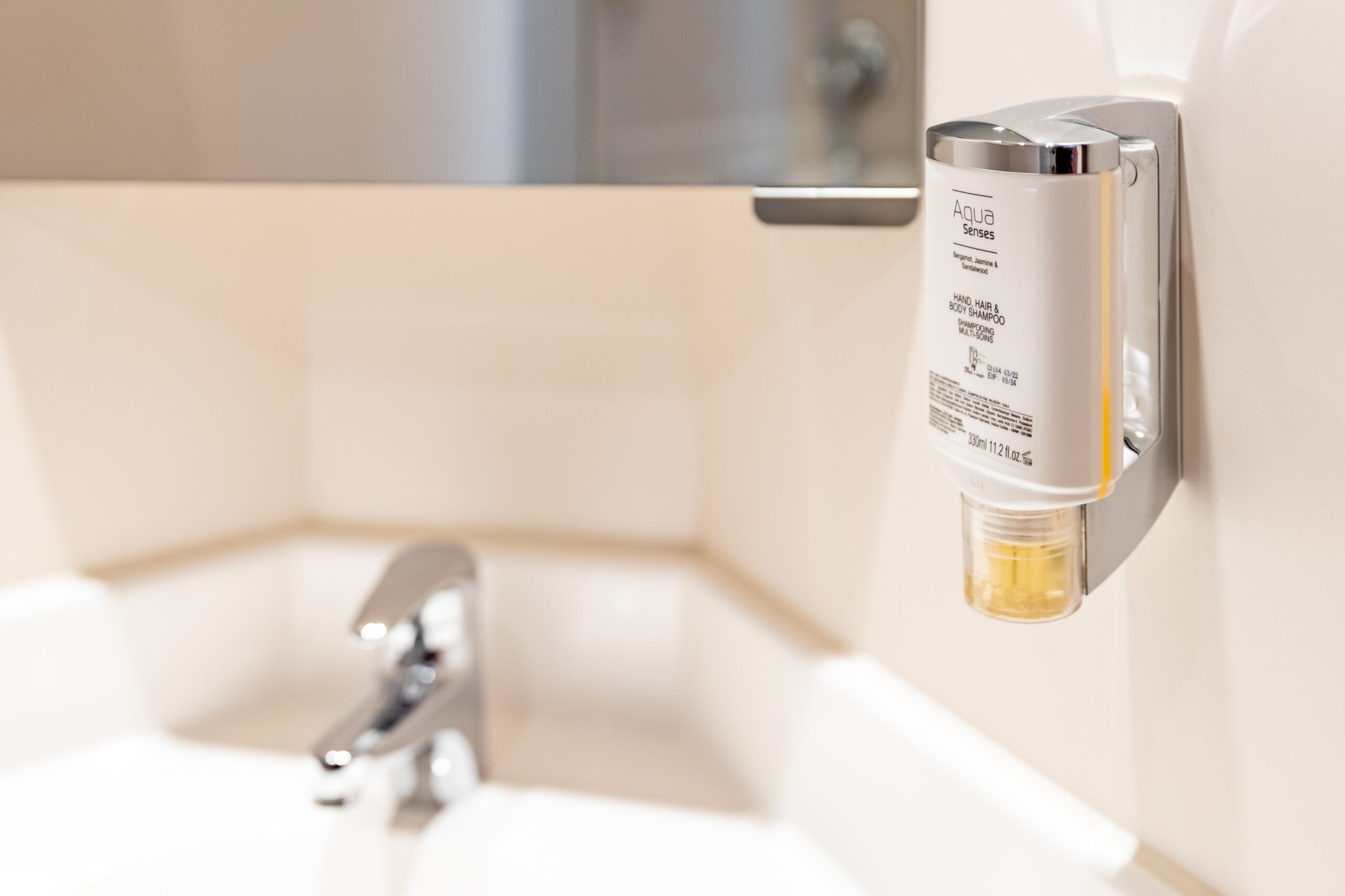 River Sapphire_Cabin (16)