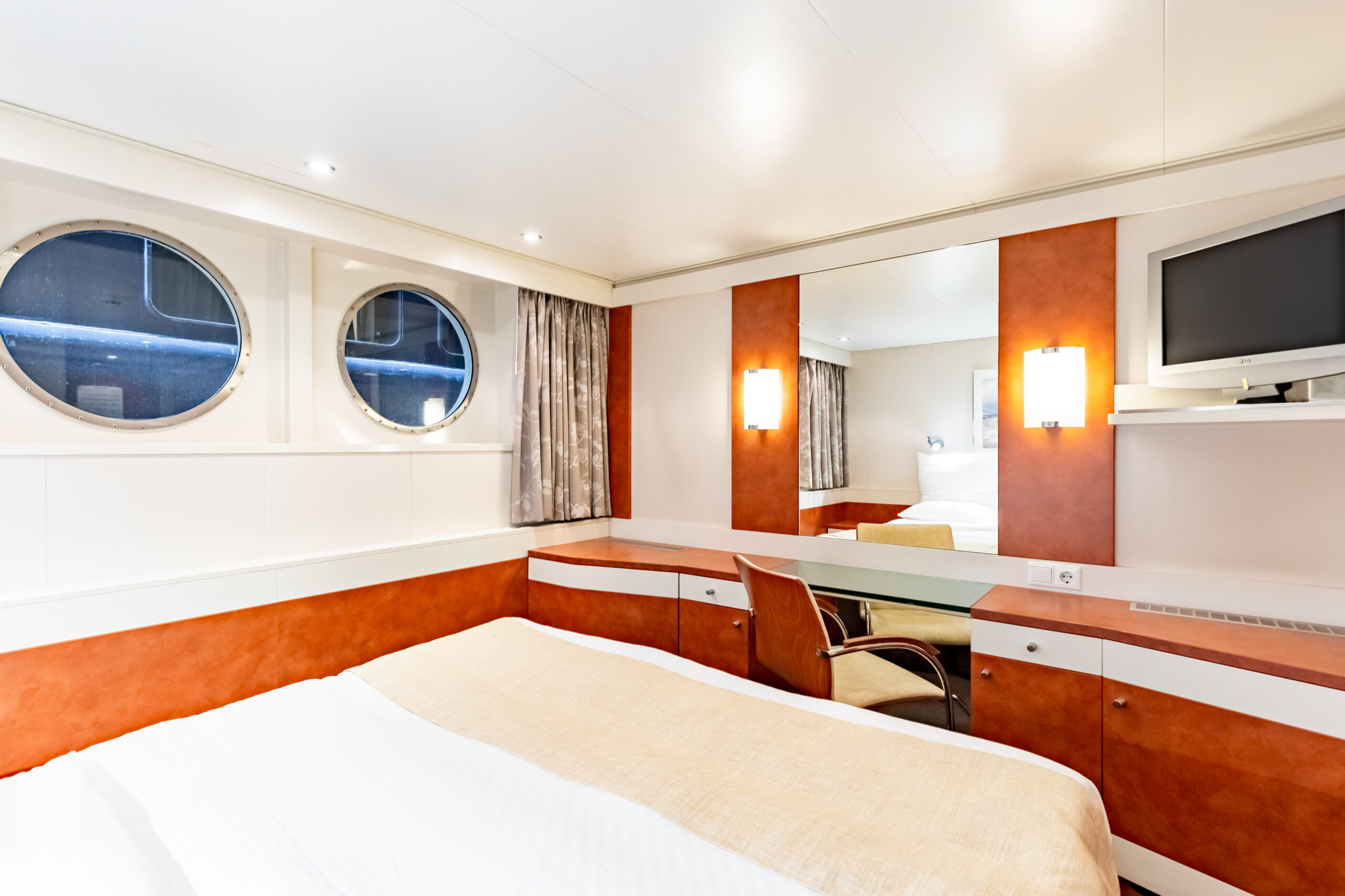 River Sapphire_Cabin (20)