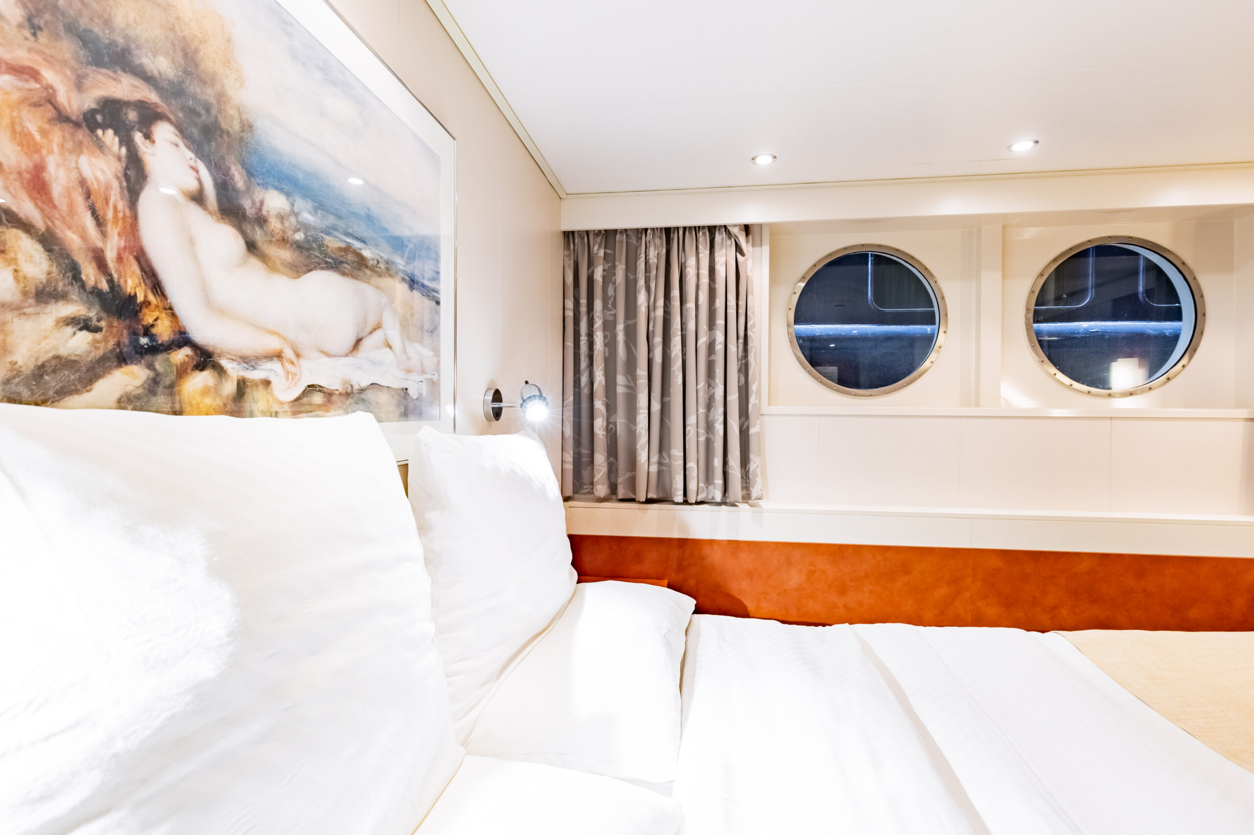 River Sapphire_Cabin (21)