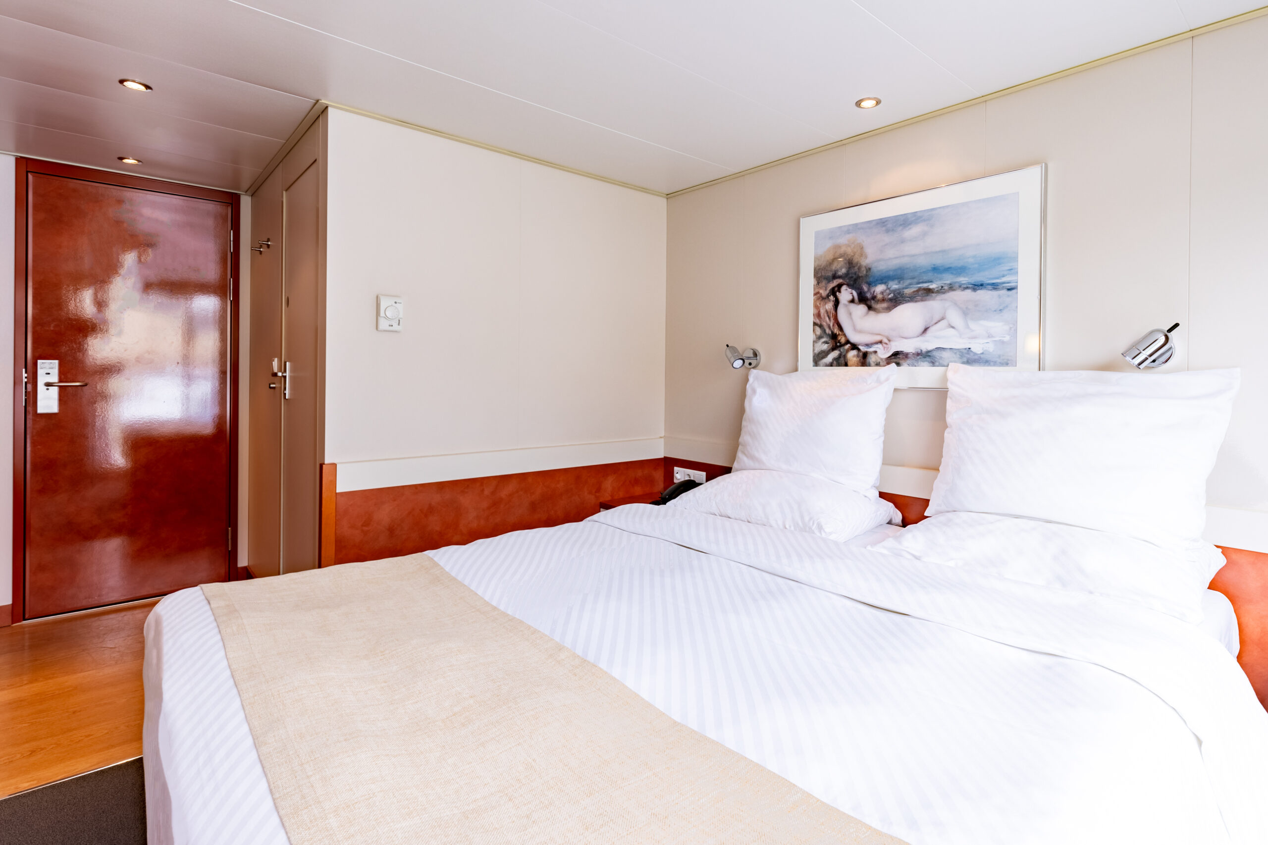 River Sapphire_Cabin (4)