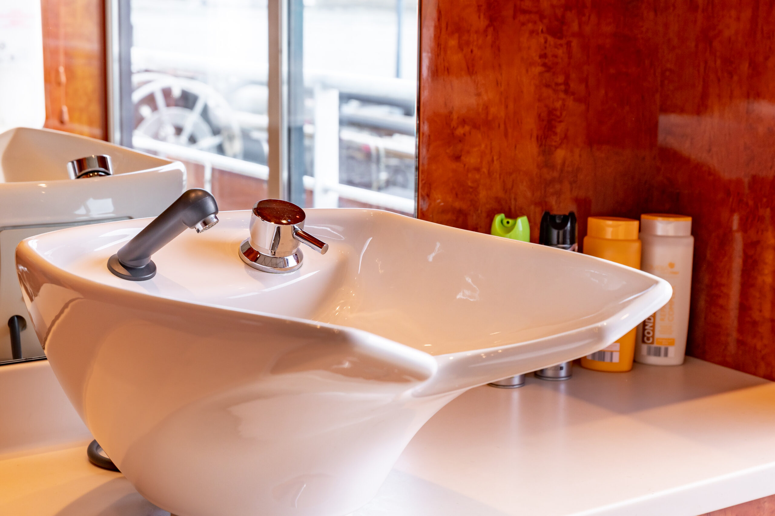 River Sapphire_Hair Salon (3)