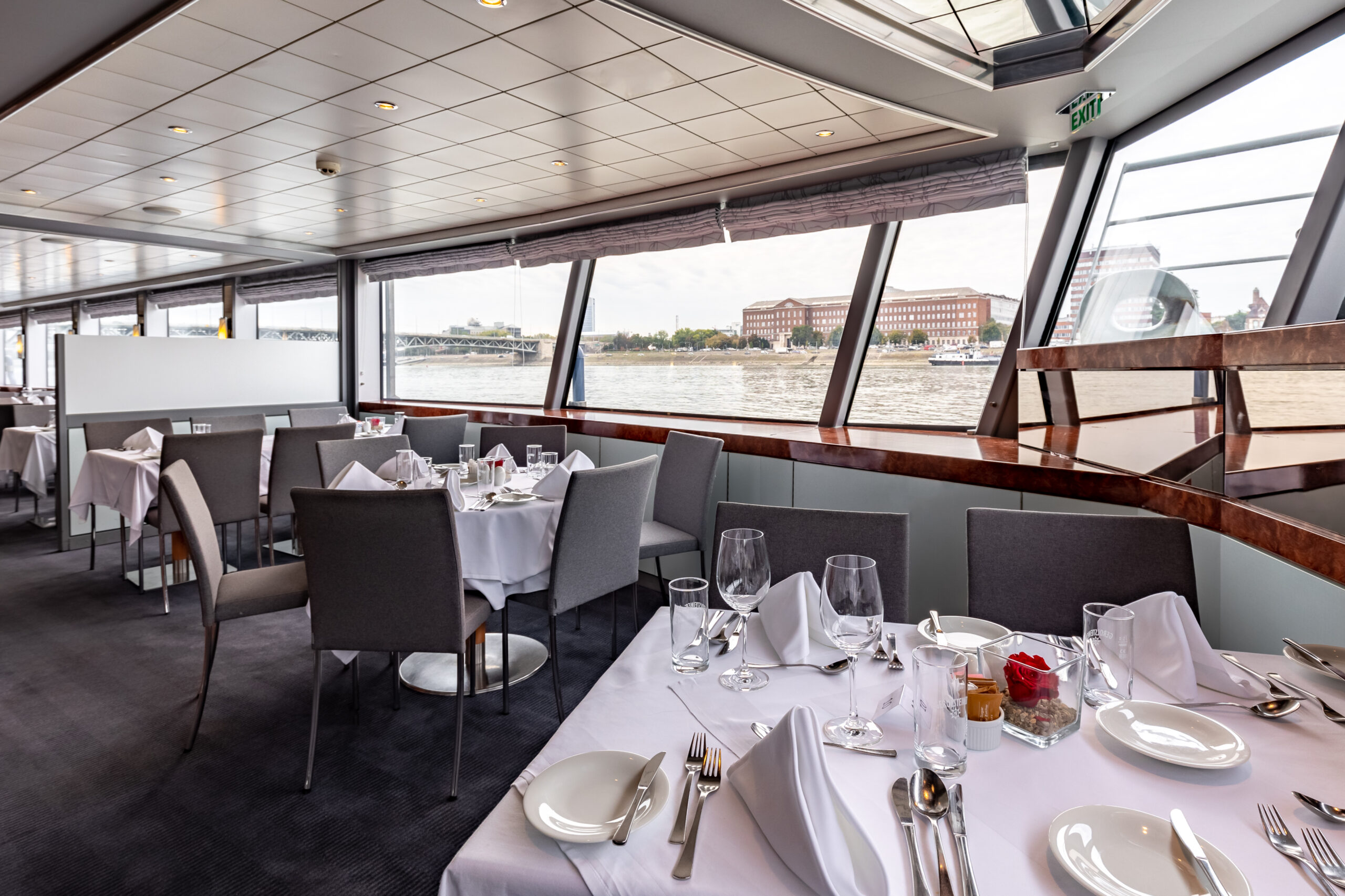 River Sapphire_Restaurant (3)