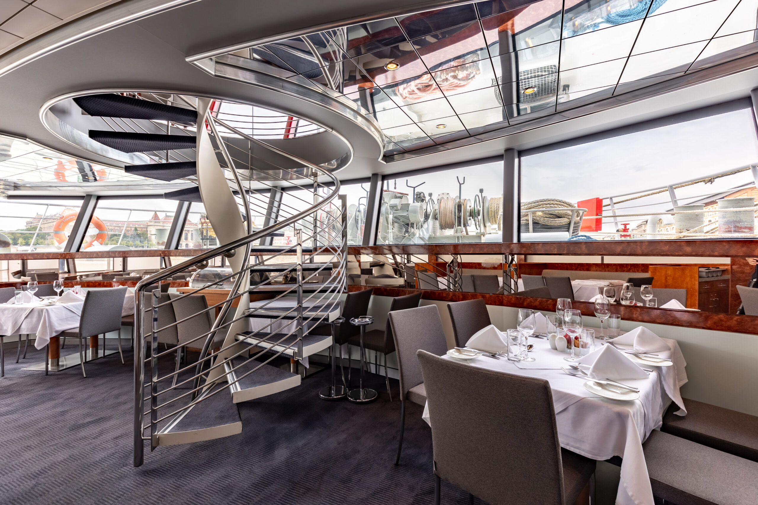 River Sapphire_Restaurant (4)