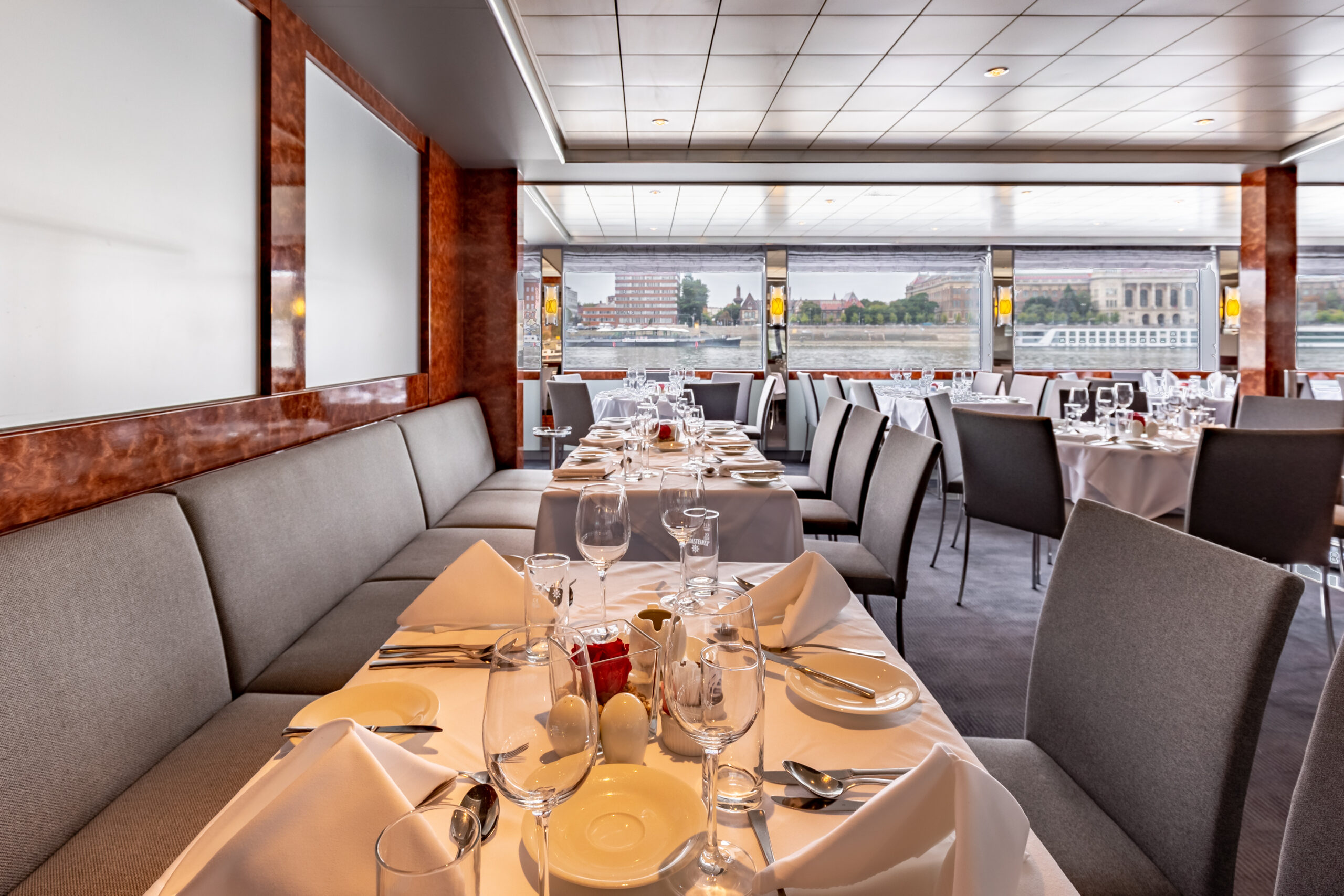 River Sapphire_Restaurant (5)