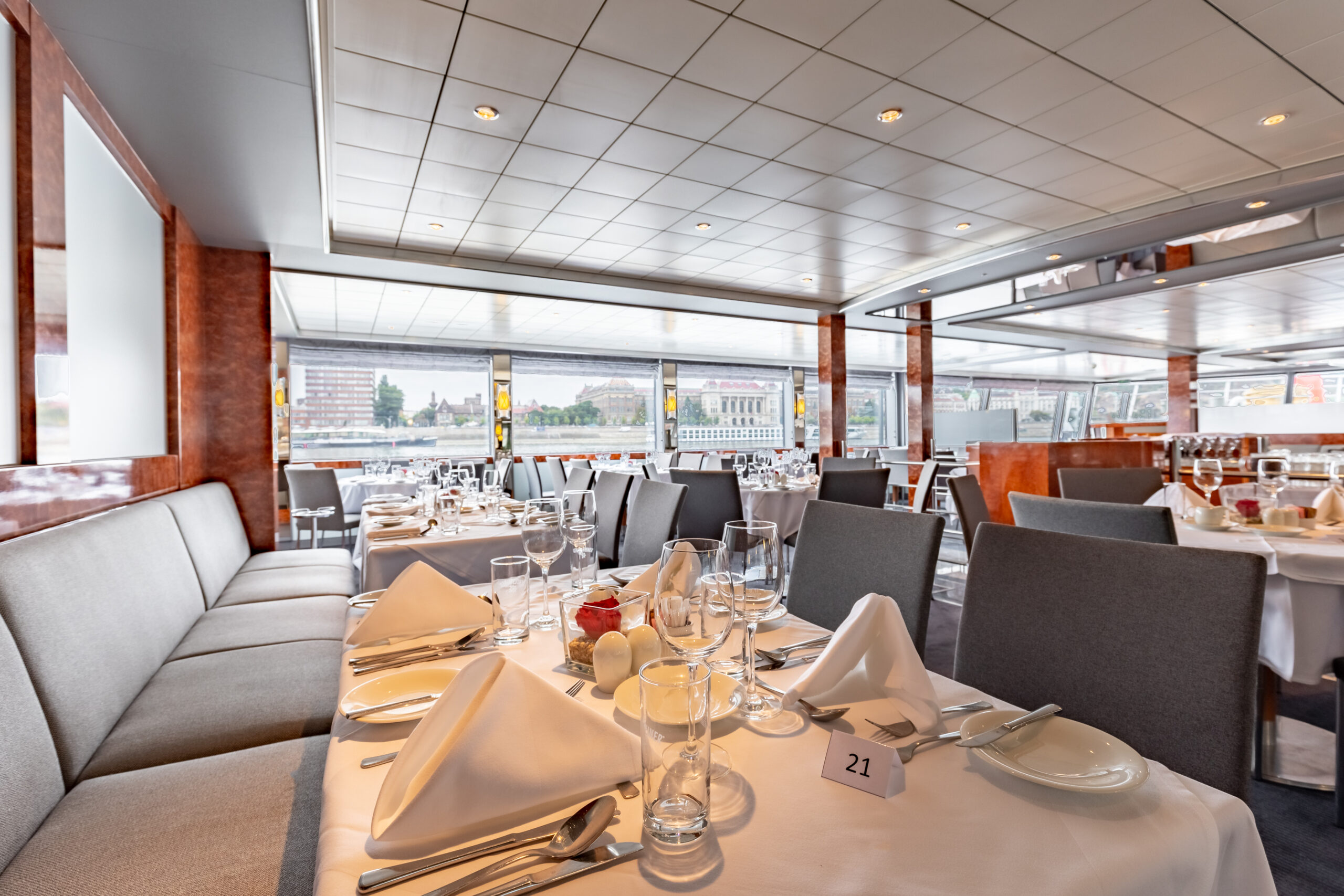 River Sapphire_Restaurant (6)