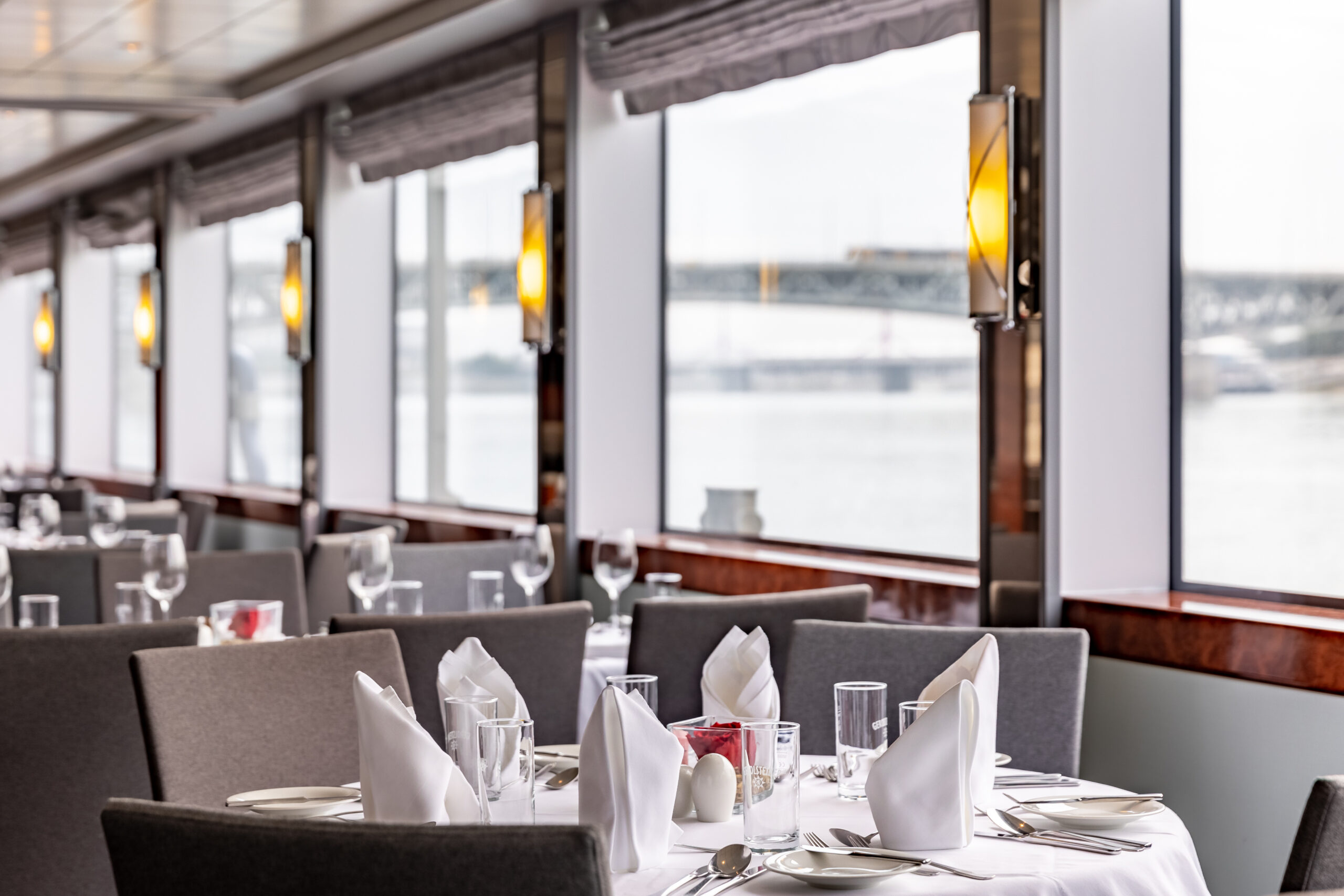 River Sapphire_Restaurant (8)