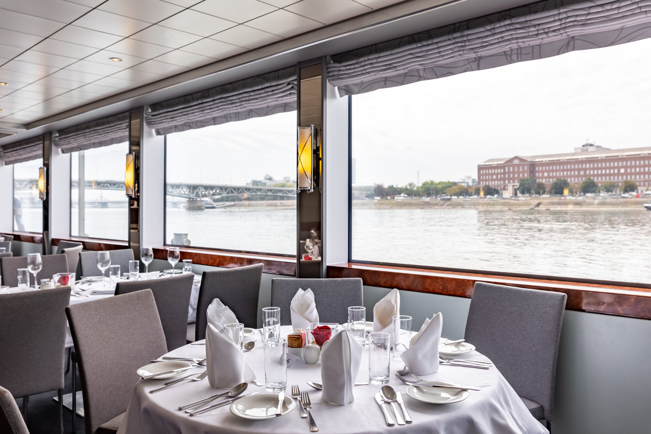 River Sapphire_Restaurant (9)